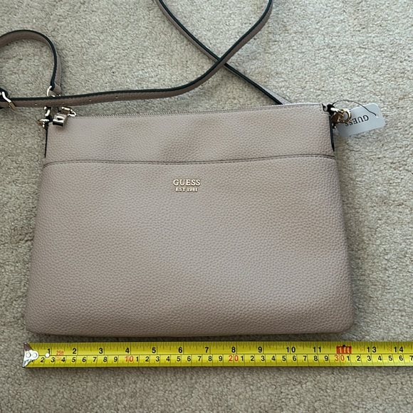 Guess Bag - Picture 9 of 10